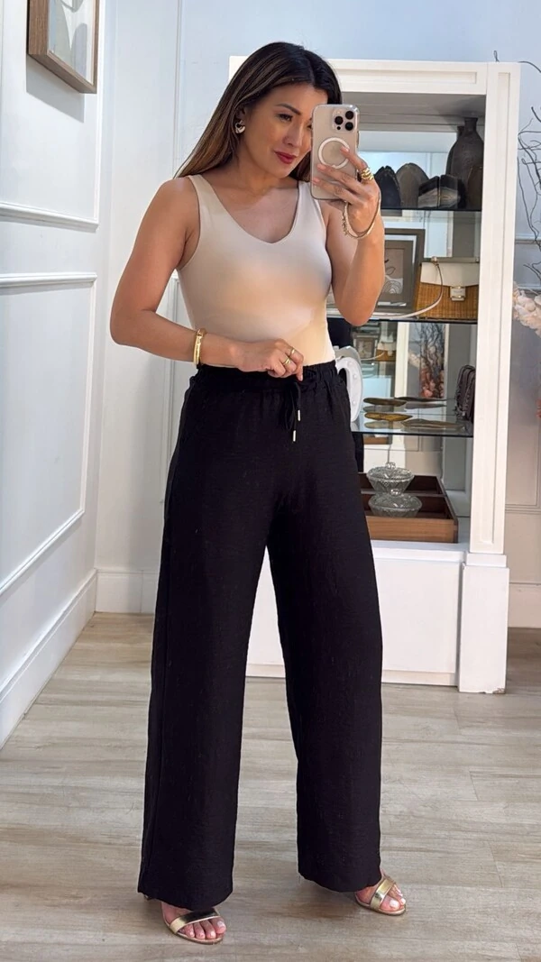 Calça Pantalona Pala Larga Paola Bolsos E Amarração Frontal