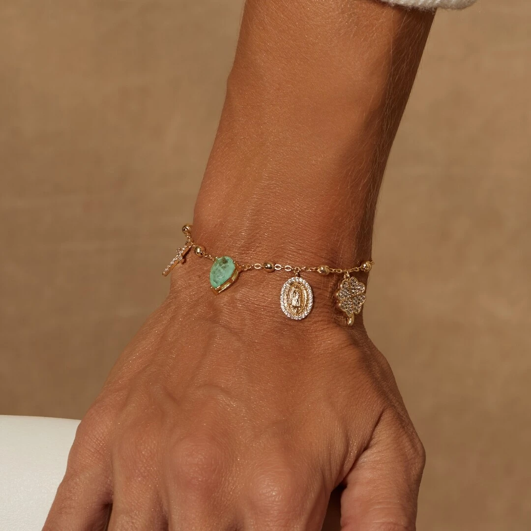 Foto Pulseira Patuá com Amuletos, Esmeralda Fusion e Zircônias Azul Escuro e Brancas | Liga Metálica Banh