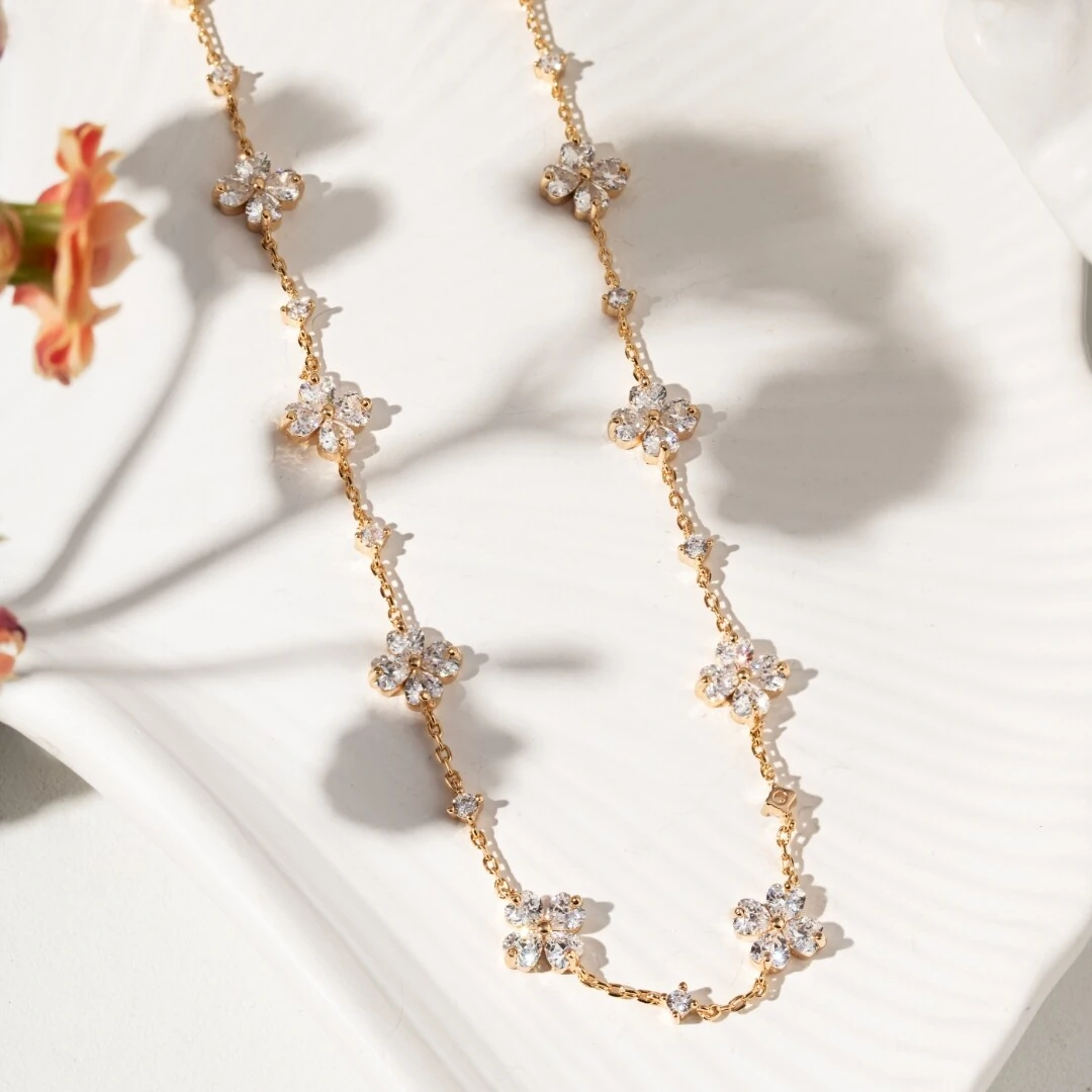 FotoColar Florzinhas com Zircônia Banho Ouro 18k