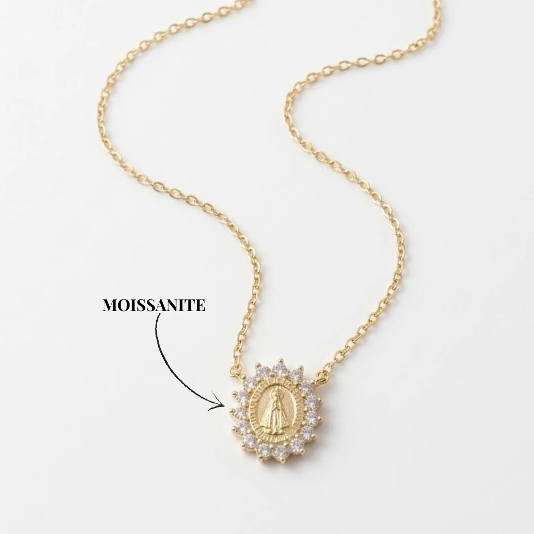 Foto Colar Nossa Senhora Aparecida Moissanite Corrente Regulável Prata com Banho de Ouro