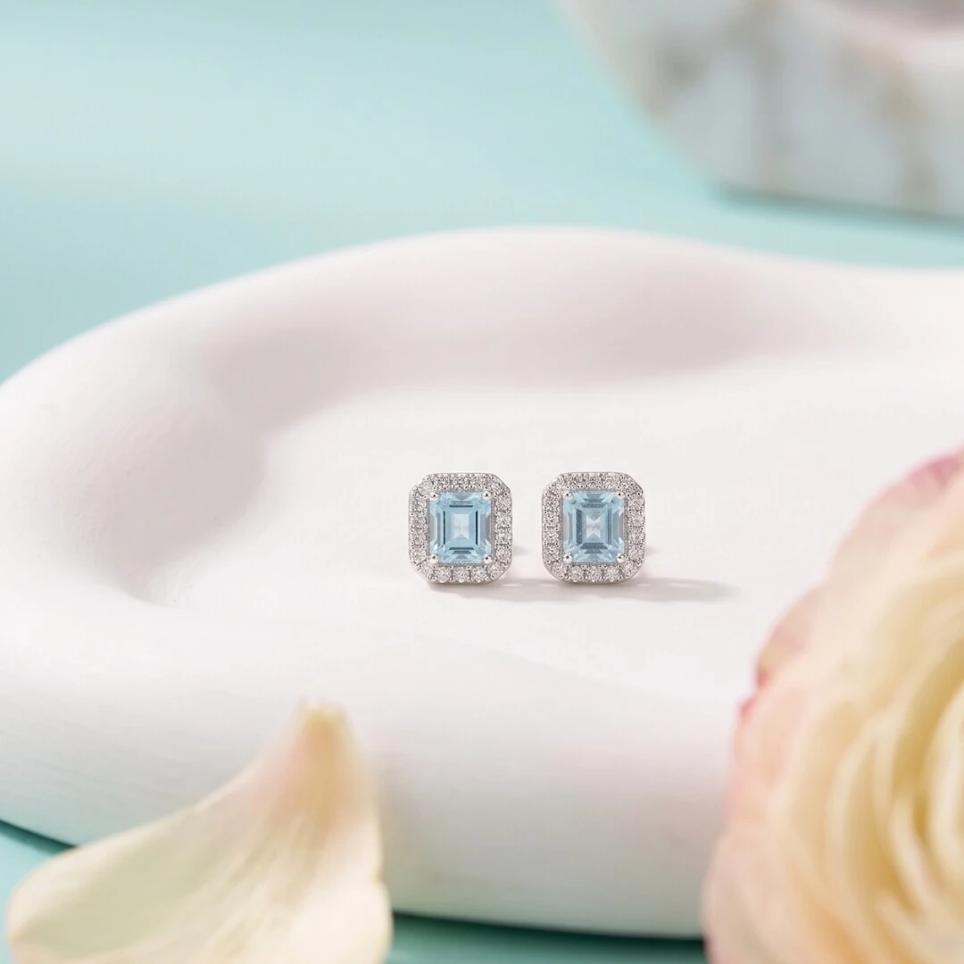 FotoBrinco Quadrado Zircônia Água Marinha com Halo | Prata 925 com Ródio Branco | 7mm