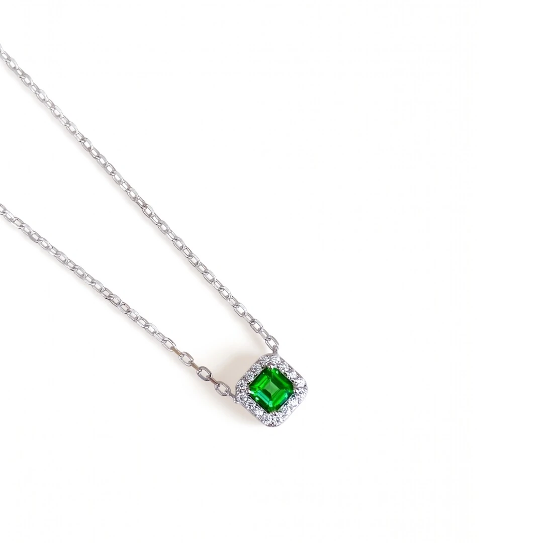 FotoColar Zircônia Esmeralda com Halo | Prata 925 com Ródio Branco | Pingente 7mm | Corrente 40–50cm