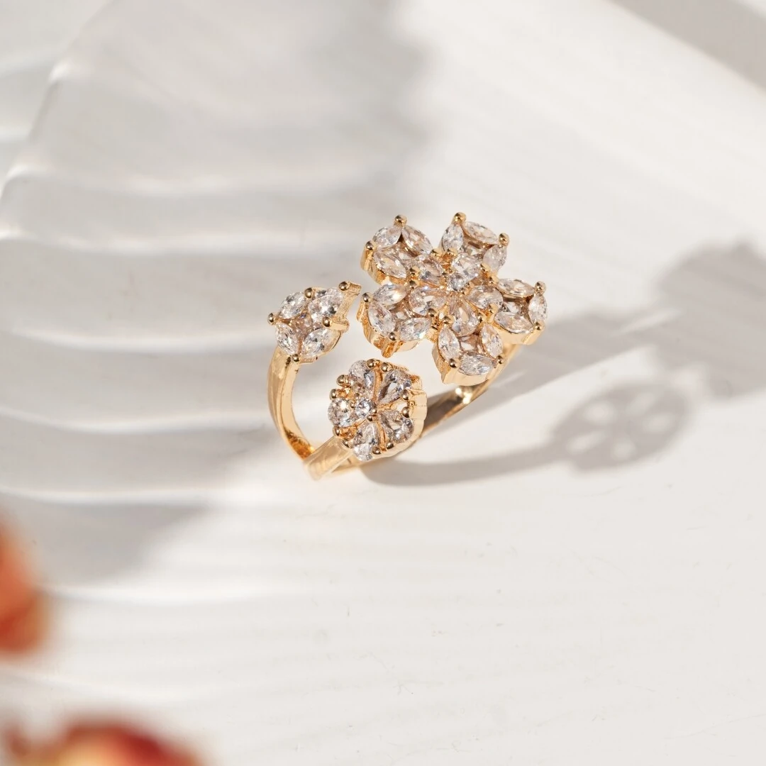 FotoAnel Dupla Flor de Zircônias Banho de Ouro 18K