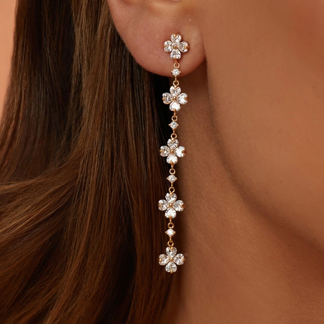 FotoBrinco Longo Florzinhas com Zircônia Banho Ouro 18k