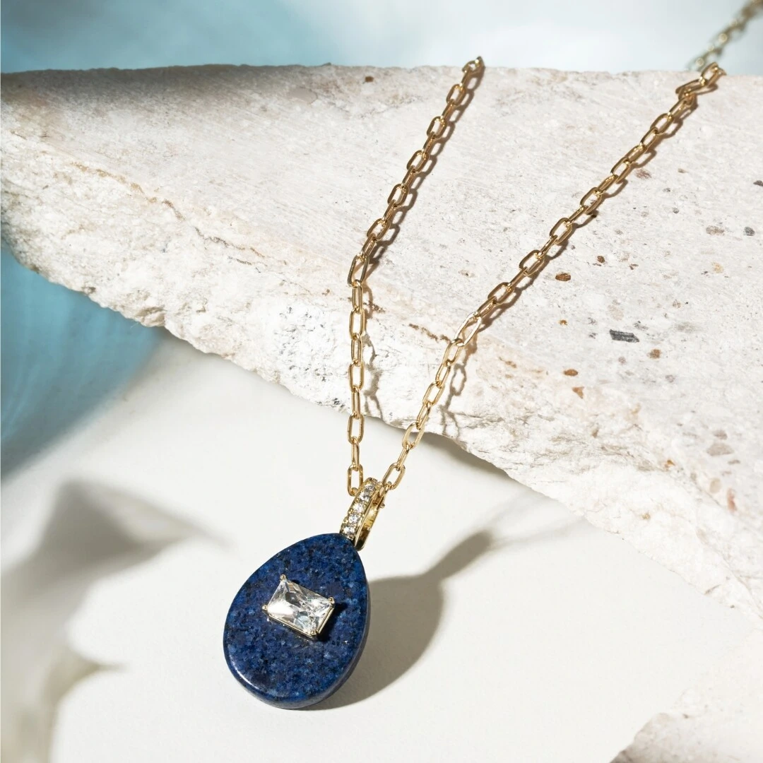 Foto Colar Gota Lápis Lazuli Lab e Zircônia Banho de Ouro 18k