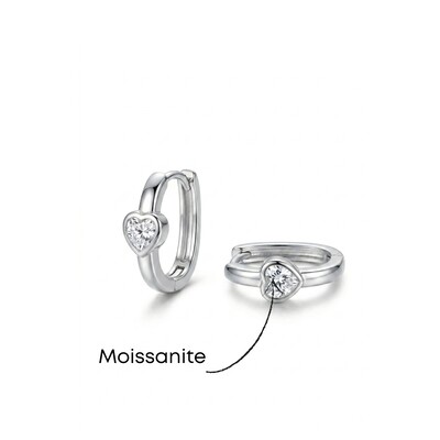 Foto Argola Retangular com Coração de Moissanite | Prata 925 com Ródio | 0,4 cm × 0,4 cm | 0,6 ct total