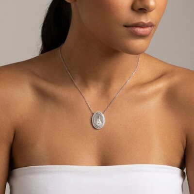Foto Colar Oval Nossa Senhora Aparecida Uma Fileira de Moissanite Corrente Regulável Prata com Banho de R