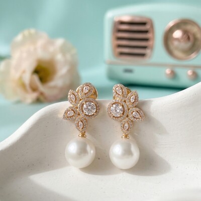 Foto Brinco Pérola Shell Gotas Nádia Banho de Ouro 18 K