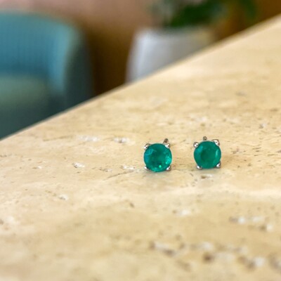 Foto Brinco Solitário 4 MM Esmeralda Fusion Prata 925