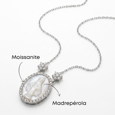 Foto Colar Nossa Senhora das Graças em Madrepérola com Moissanites e Flores na Corrente | Prata 925