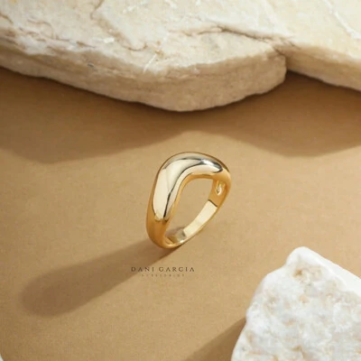 Foto Anel Curvo Liso Banho de Ouro 18 K