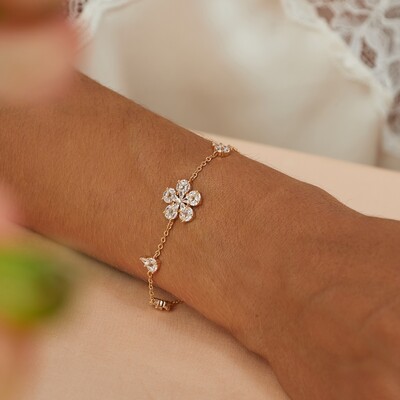 FotoPulseira Flor de Zircônias Banho de Ouro 18K
