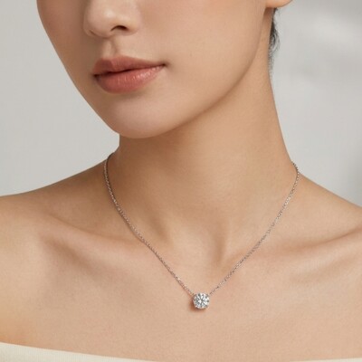 Foto Colar Solitário Moissanite Redonda | Prata 925 com Ródio | 0,8 cm | 2 ct | Regula 40–50 cm