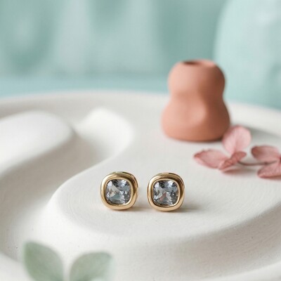 FotoBrinco Quadrado Cristal Cinza Fumê | Banho de Ouro 18k | 7mm