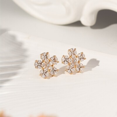 Foto Brinco Flor de Zircônias Banho de Ouro 18K