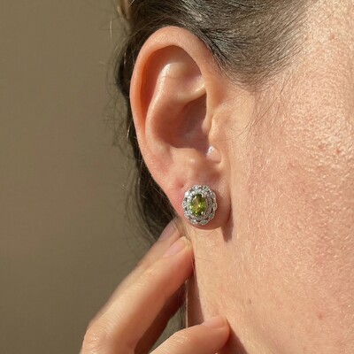 FotoBrinco Oval Peridoto Isa Prata 925