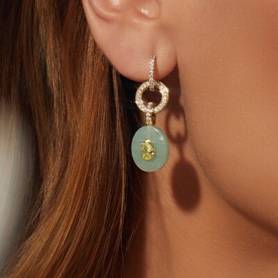 Foto Brinco Ear Bling Oval Aventurina Verde Lab e Gota Cristal Peridoto Banho de Ouro 18k