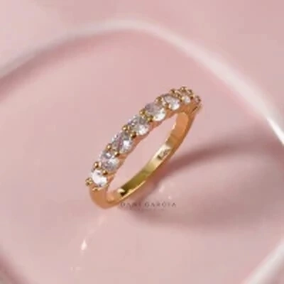 Foto Anel Curvo Cravação Pavê Banho de Ouro 18 K