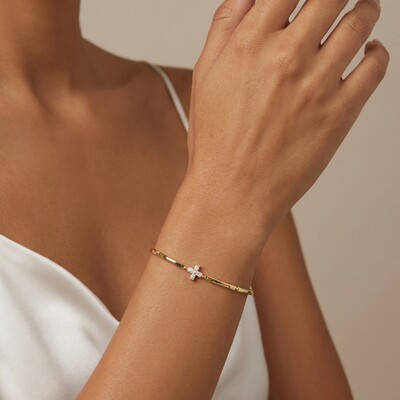 Foto Pulseira com Plaquinhas e Cruz de Zircônias | Prata 925 com Banho Ouro 18k | 15 cm + 5 cm extensor