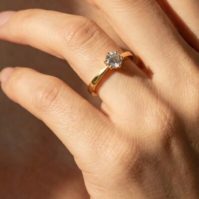 FotoAnel Solitário Zircônia 5mm 6 Garras | Banho de Ouro 18k | Antialérgico