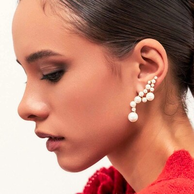 FotoBrinco Ear Cuff Pérolas Shell em Pêndulo Banho de Ouro 18 K