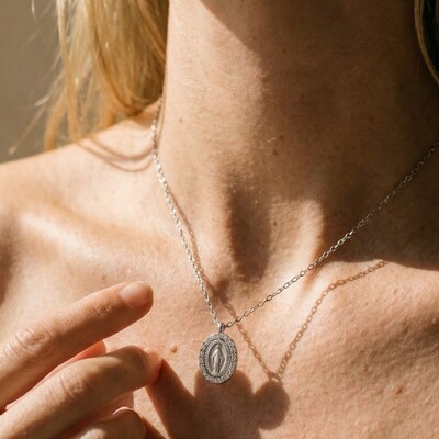 FotoColar Nossa Senhora das Graças Moissanite Prata 925 | Medalha Milagrosa no Verso | Certificado GRA