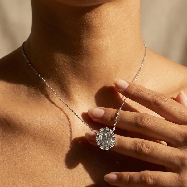 Colar Nossa Senhora das Graças Moissanite e Esferas | Prata 925 com Ródio Branco | Medalha Milagrosa