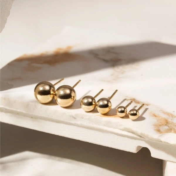 Kit com 3 Pares de Brincos Bolinhas Lisas 4mm 6mm 8mm Banho de Ouro 18k
