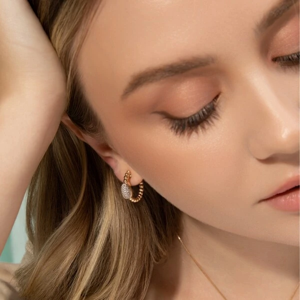 Argola Bolinhas Oval Cravejado M Banho de Ouro 18 K