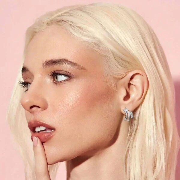 Brinco Estrela Cadente Zircônias | Prata 925 com Banho de Ródio Branco | 1,4x1,3cm