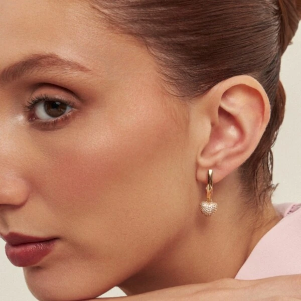 Argola Pingente Coração Cravejado Banho de Ouro 18 K