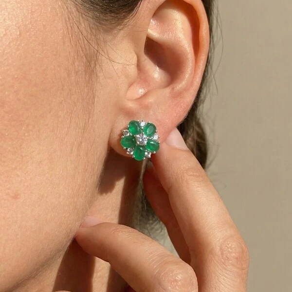 Brinco Flor Esmeralda Fusion Beth Prata 925