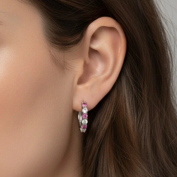 Argola Zircônias Intercaladas Kunzita em Ródio Branco