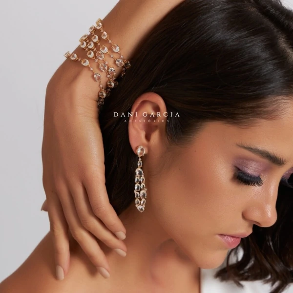 Brinco Pêndulo Renata Banho de Ouro 18 K