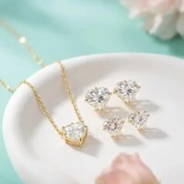 Brinco Heart 10 mm Prata com Banho de Ouro 18k | 8ct | Certificado GRA
