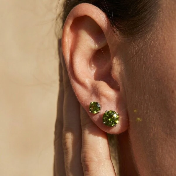 Brinco Solitário 6 MM Peridoto Prata 925