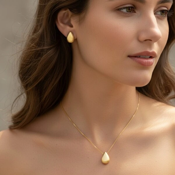 Conjunto Gota Acetinado Liso Banho de Ouro 18 K