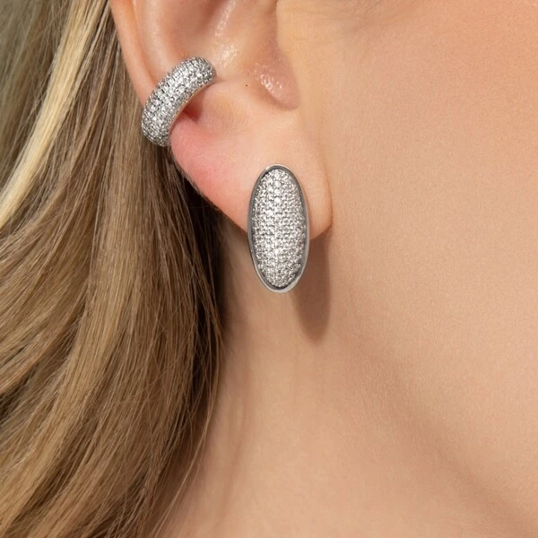 Brinco Oval Cravejado Ródio Branco