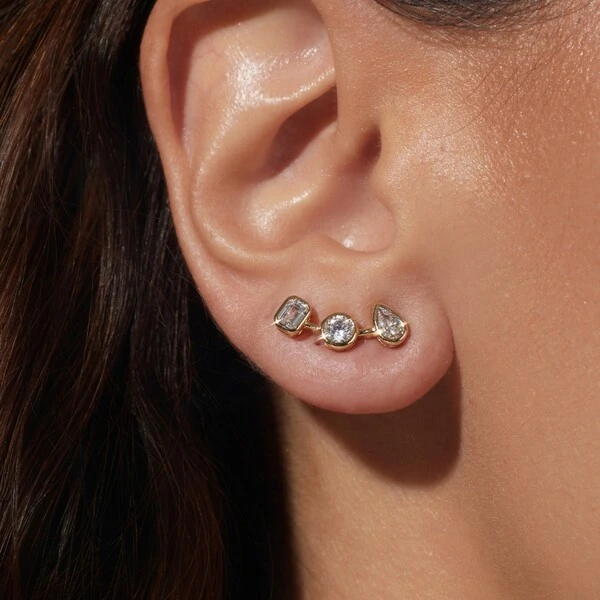 Brinco Ear Cuff Formas Zircônia Branca Banho de Ouro 18k