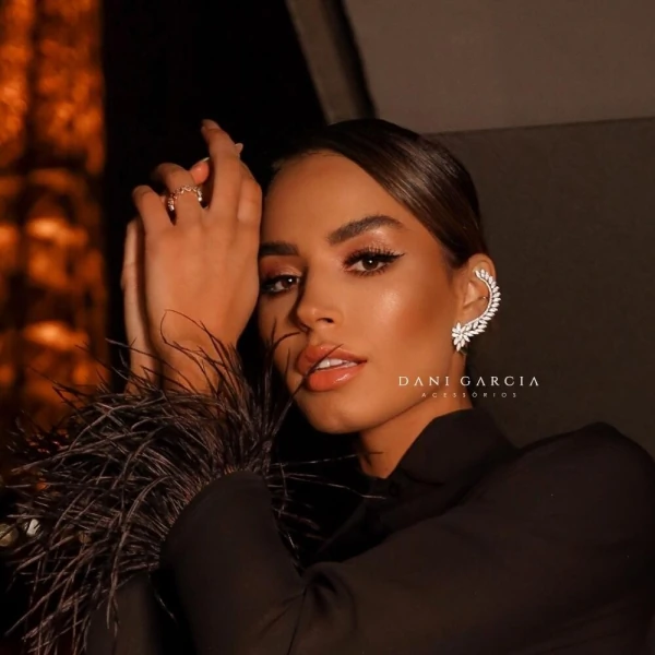 Brinco Max Ear Cuff Folhas Banho de Ouro 18 K