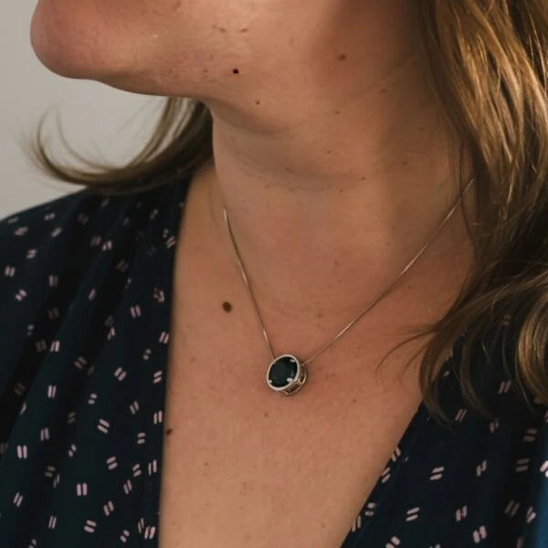 Colar Redondo Azul London Ródio Branco