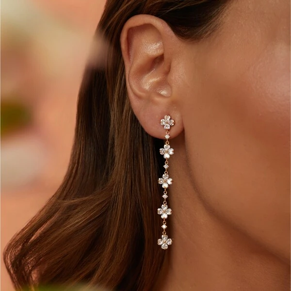 Brinco Longo Florzinhas com Zircônia Banho Ouro 18k