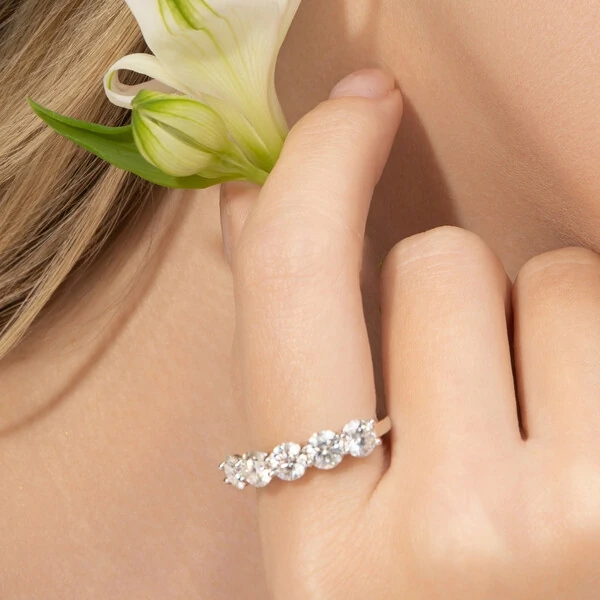 Meia Aliança Moissanite 5 MM Prata 925