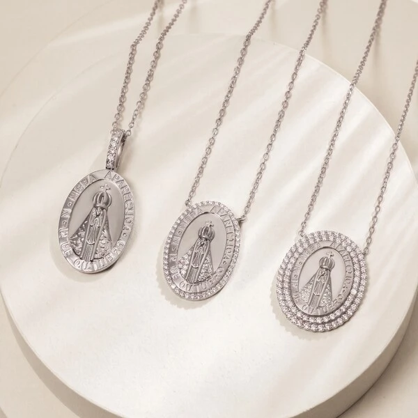 Colar Nossa Senhora Aparecida Oval Duas Fileiras de Moissanite Corrente Regulável Prata com Banho de