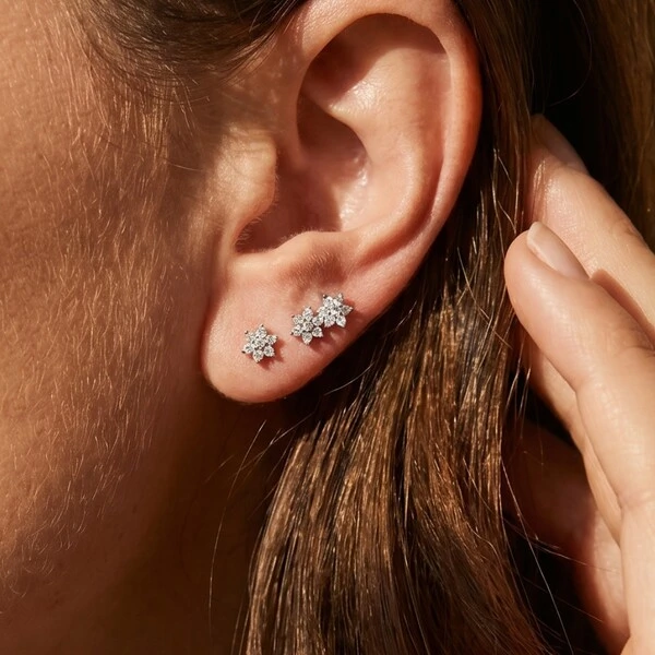 Copiar Brinco Duo Flores Moissanite | Prata 925 com Ródio Branco | Certificado GRA | 1x0,5cm