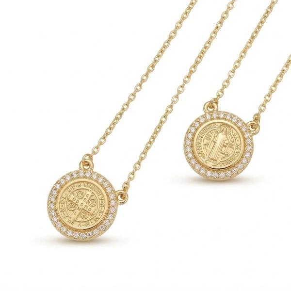 Colar Escapulário Medalha de São Bento Moissanite Prata com Banho de Ouro 18 K
