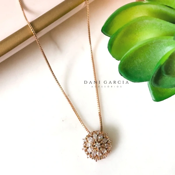 Colar Flor Íris Rosê