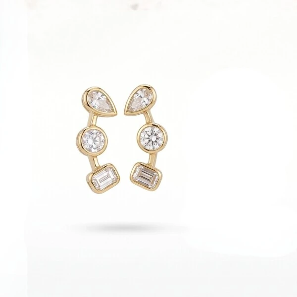 Brinco Ear Cuff Formas Zircônia Branca Banho de Ouro 18k