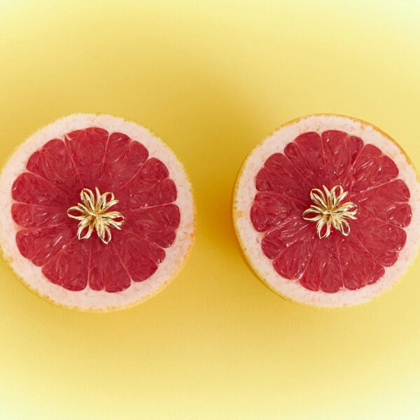 Brinco Flor Navete Brisa Banho de Ouro 18 K