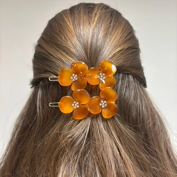 Clipe Trevo Duplo Caramelo Acetato